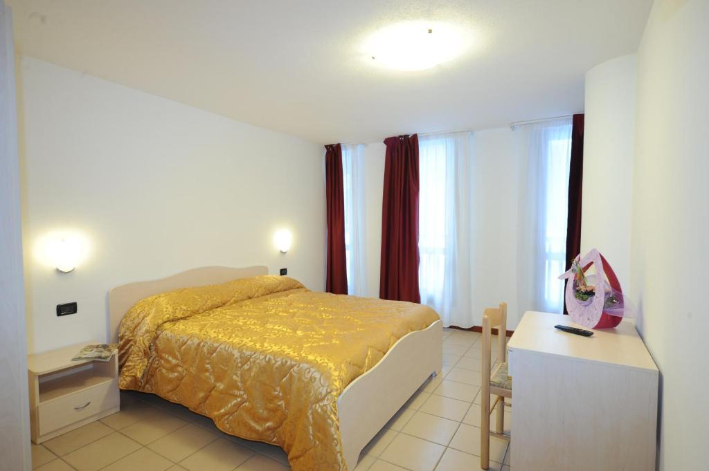 Affittacamere Lago Rotondo Mezzana  Exterior photo